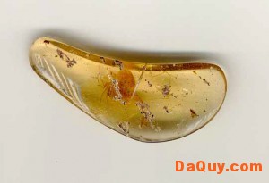 da ho phach 300x205 Đá Hổ Phách (Amber) và tác dụng chữa bệnh (theo dân gian cổ xưa)